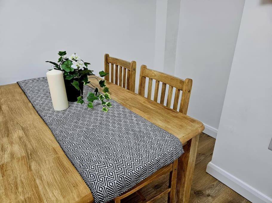 Wonderful Apartment In Wembley ลอนดอน ภายนอก รูปภาพ